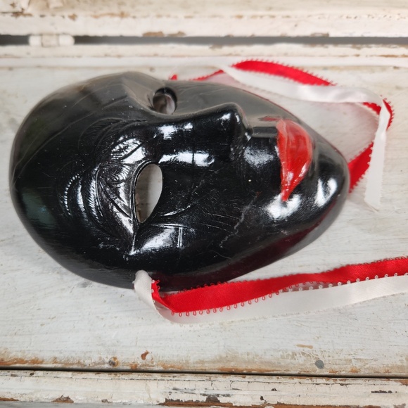 VTG Hand Painted Black & Red Ceramic Face Mask Wall Decor- Mardi Gras Masquerade - Picture 3 of 9
